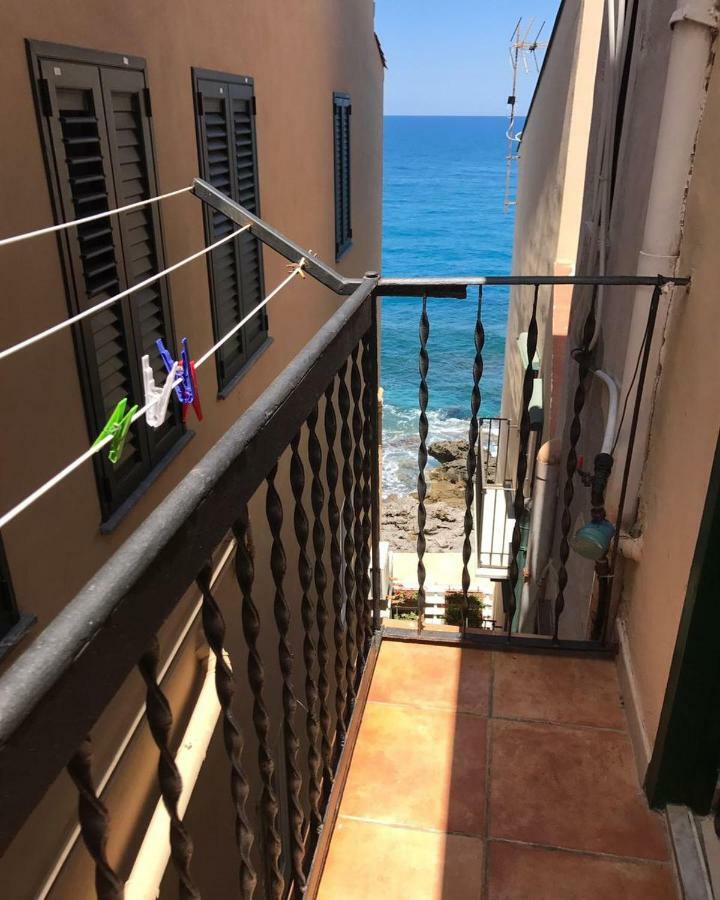 Blue Coral Apartment 切法卢 外观 照片